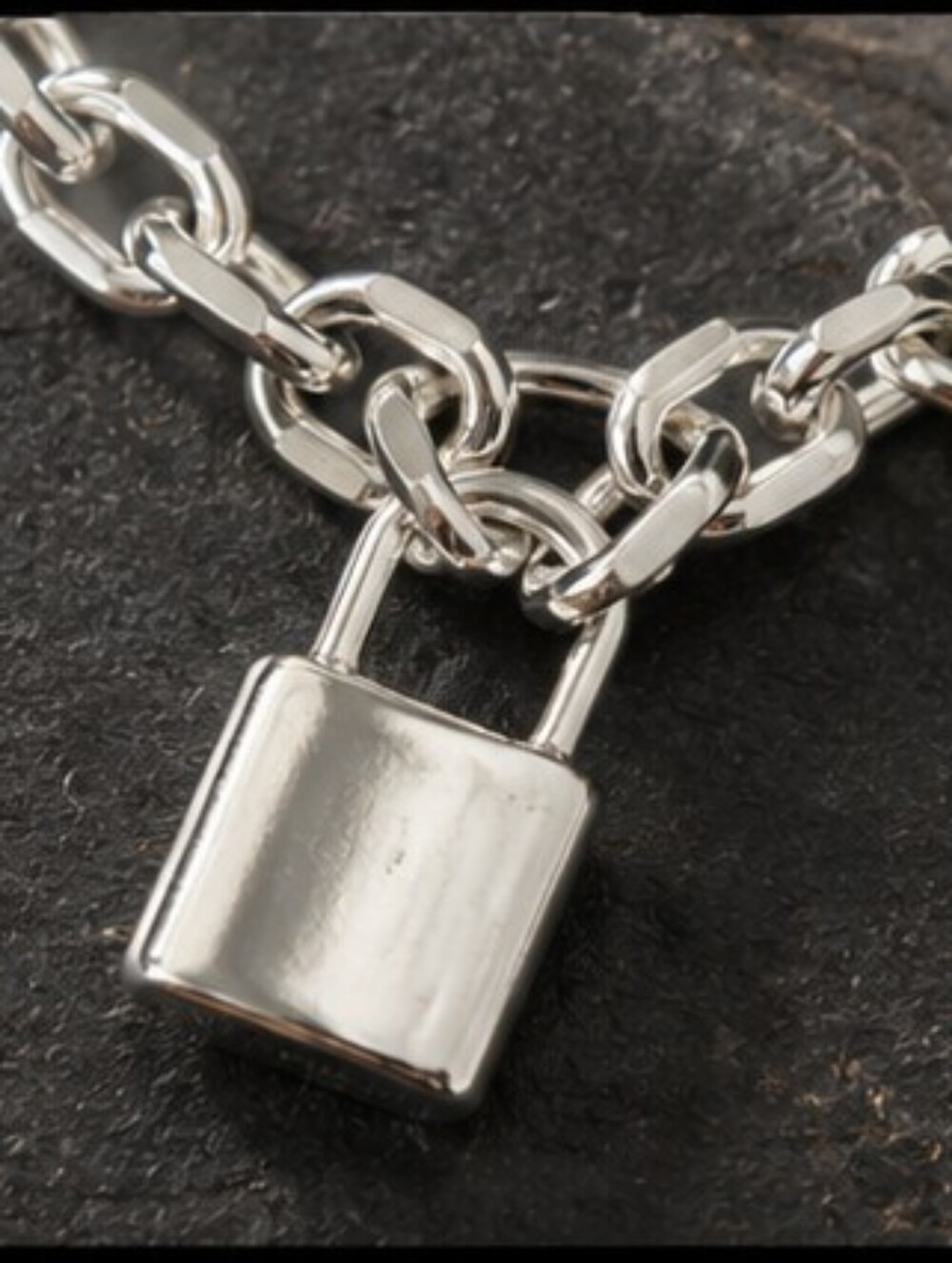 Title:Claires Silver Tone Padlock Lock Pendant Chunky Chain Necklace Y2K - Picture 6 of 11